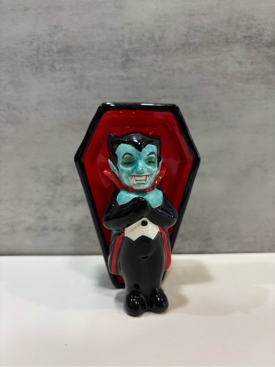 Cracker Barrel Other - Dracula Vampire Salt & Pepper Shakers Halloween
